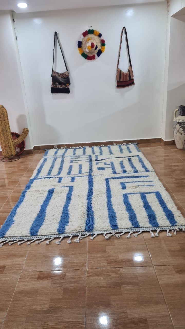 Handmade Berber Beni Ourain Rug With Minimalist Blue Line Design – 250x150 Cm photo 405.0