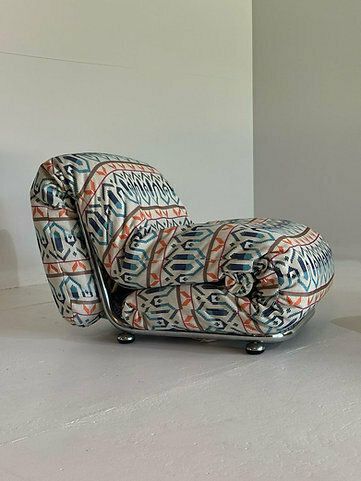 photo furniture Funky Italian Chrome Set Of Lounge Chairs