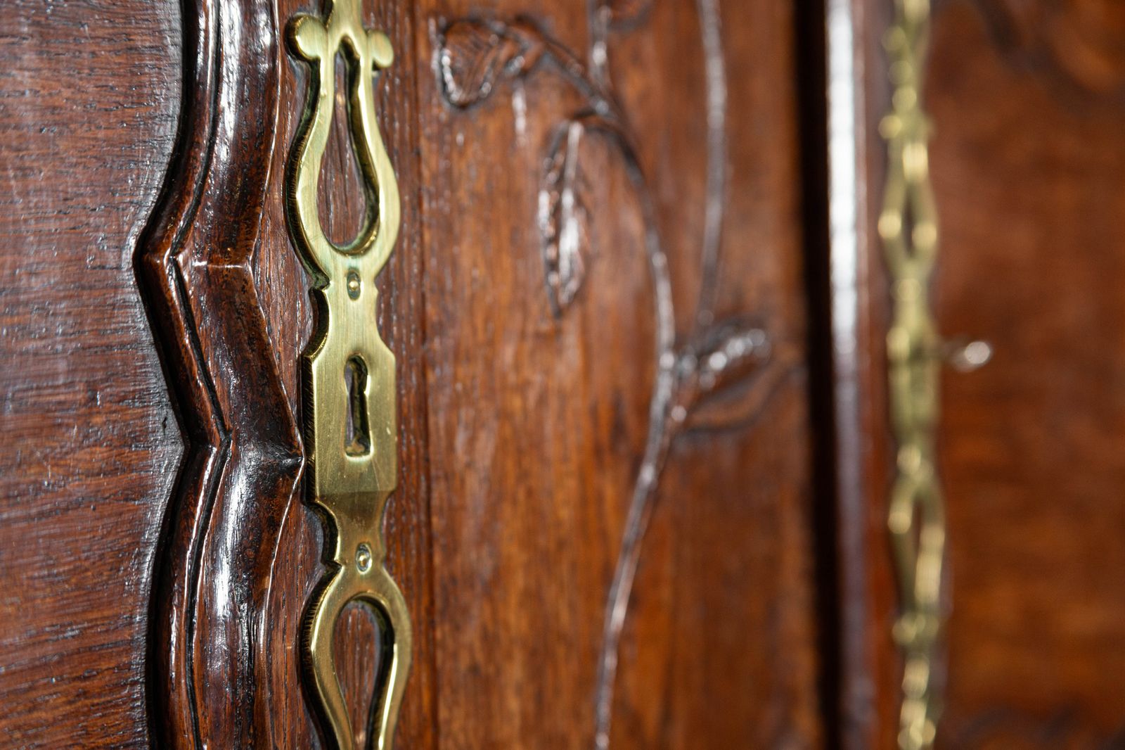 photo vintage Large 18thc French Oak Armoire