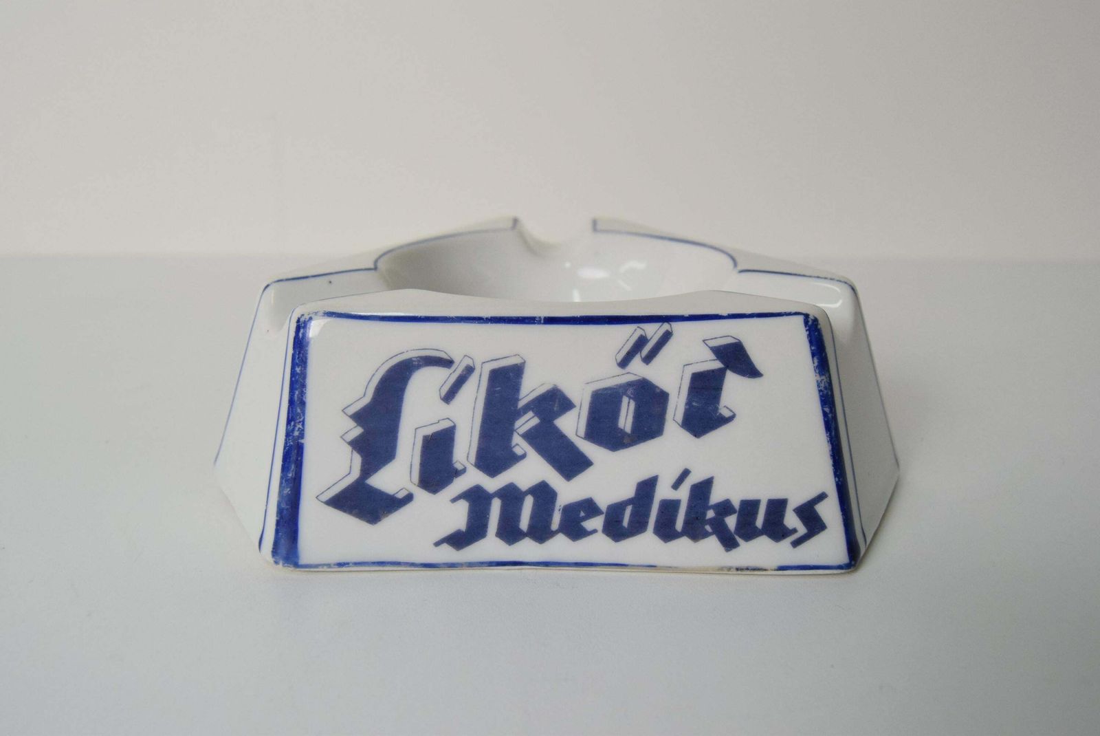 Art Deco Porcelain Advertising Ashtray Püschner Bitter, 1920's. photo 374.0