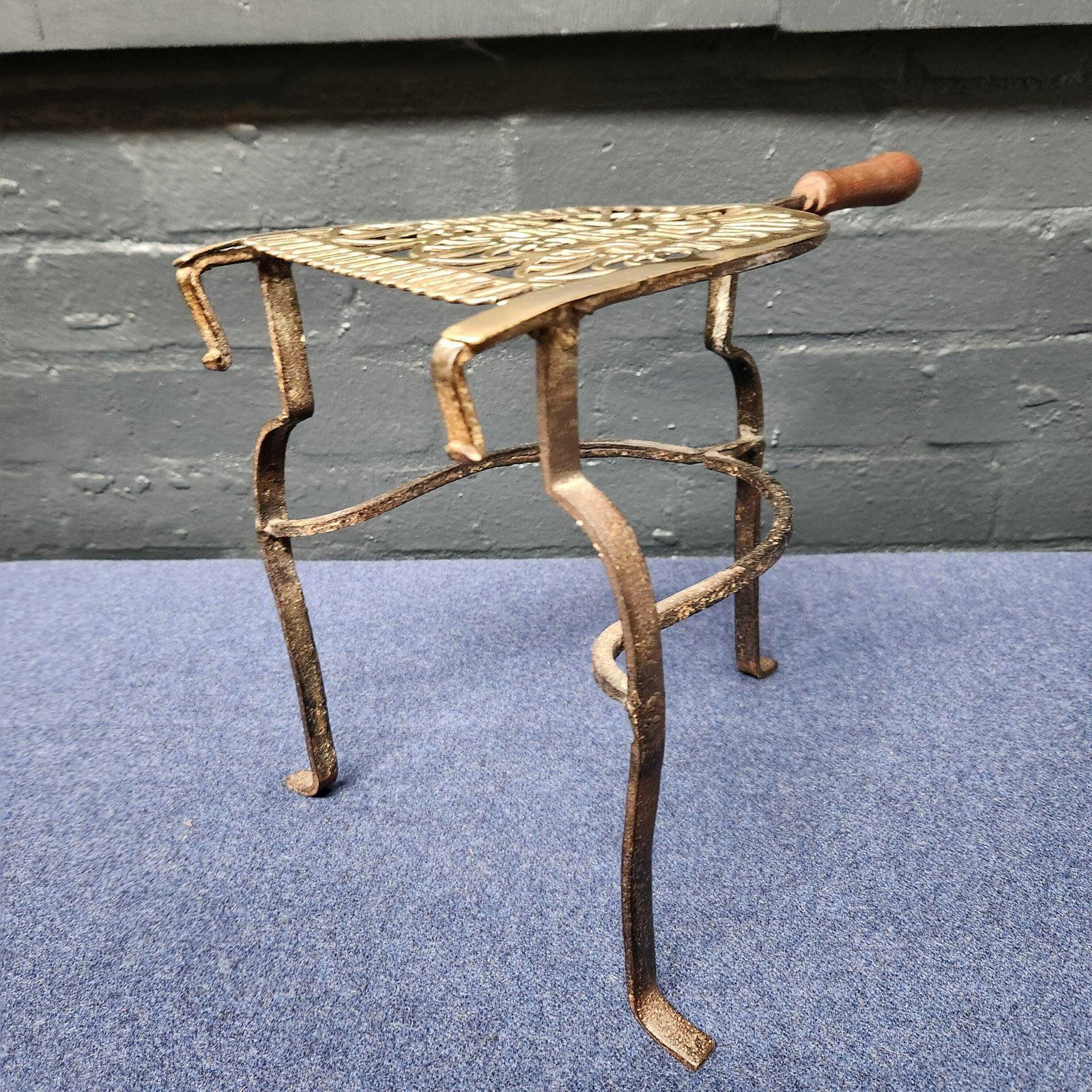 Brass And Iron Fireplace Footman/Trivet Circa 19thc photo Home Fixtures
