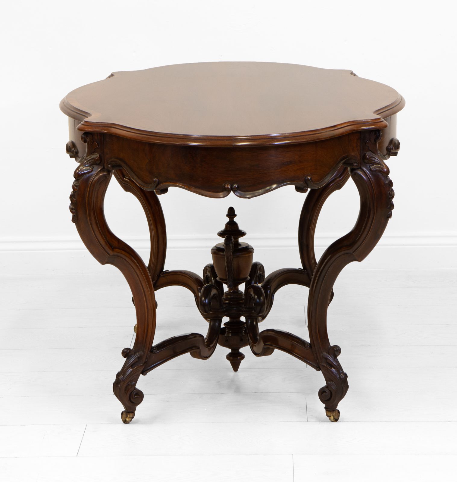 photo furniture Fine Victorian Rosewood Rococo Revival Carved Centre Hall Table Circa 1850