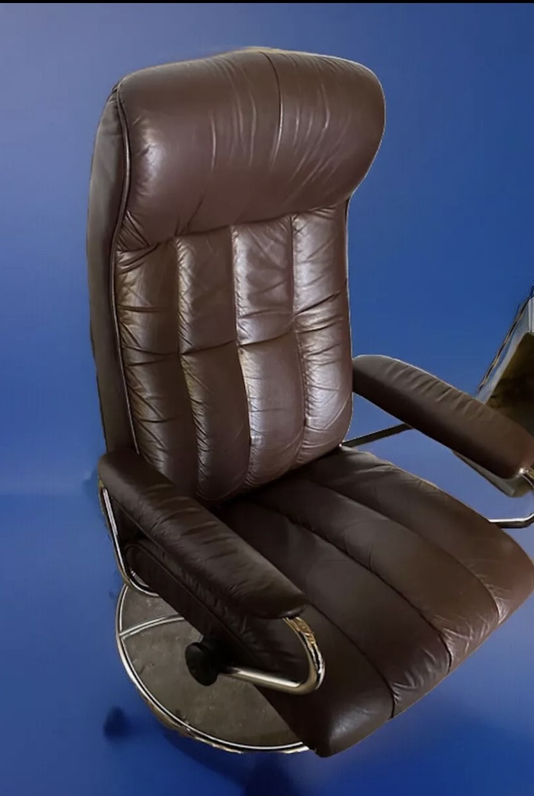 Stunning Ekornes Mid Century  Leather Stressless Recliner & Footstoll photo Furniture