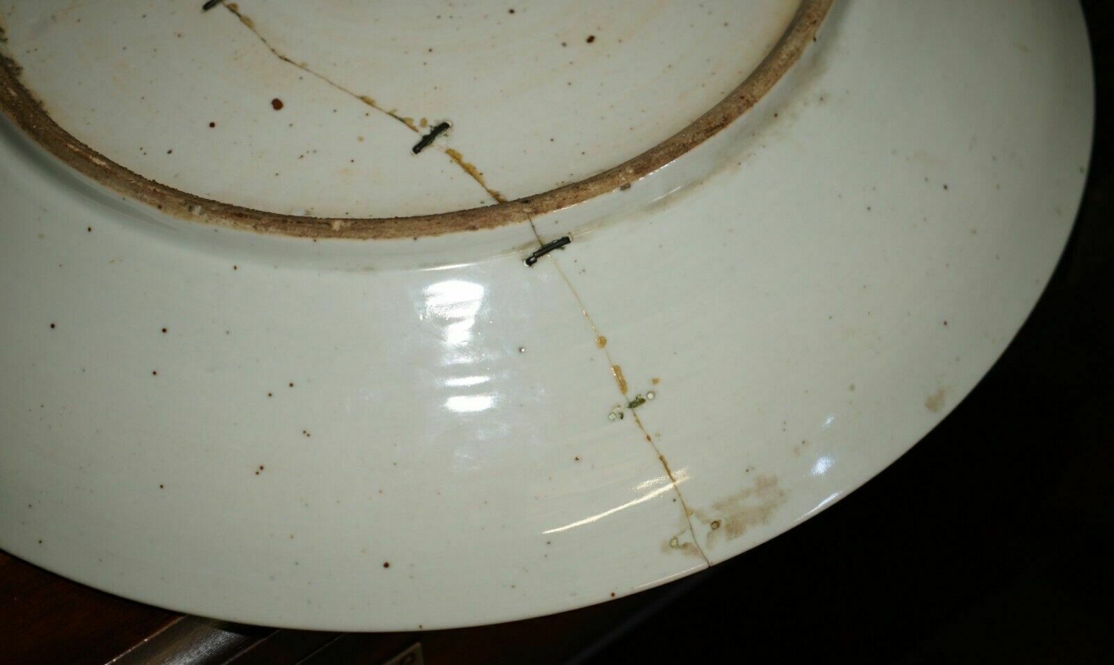 photo vinterior Antique Repaired 18th Century Chinese Famille Verte Porcelain Charger Plate