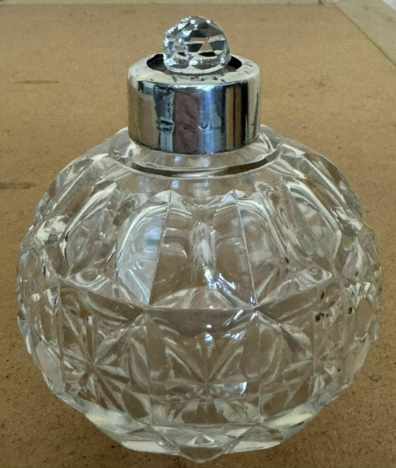 Art Deco Antique Sterling Silver Perfume Bottle In Round Cut Glass Crystal photo vintage
