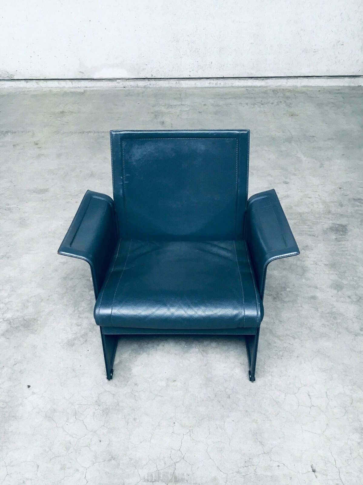 Postmodern Design Korium Km1 Leather Armchair By Tito Agnoli For Matteo Grassi, Italy 1980's photo buy