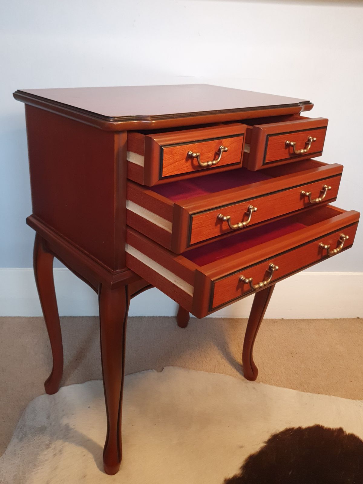 Queen Anne Style Reproduction Antique Chiffonier, Beside Or Side Table, With 4 Drawers. photo Furniture