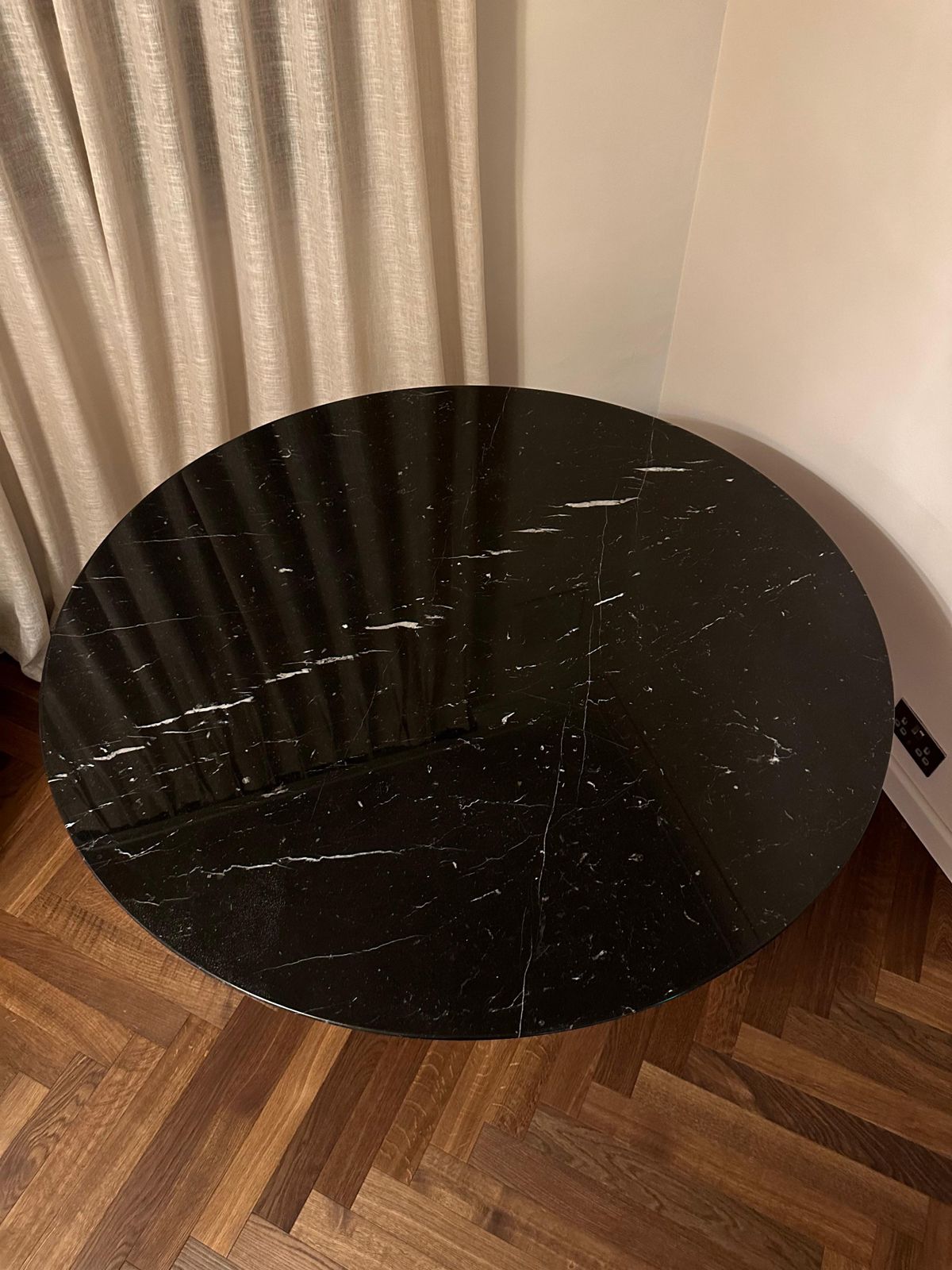 Saarinen Tulip Table Black photo for sale