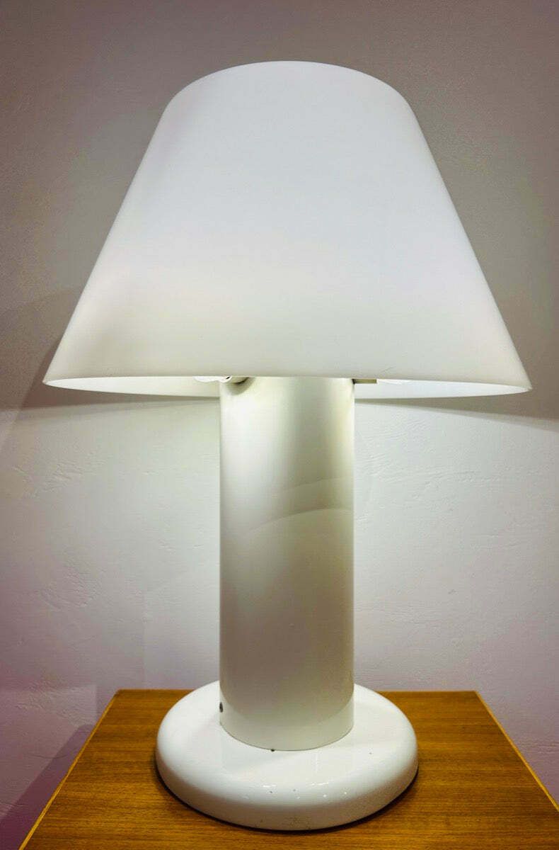 1970s Italian Guzzini White Lacquered Metal Table Lamp photo for sale