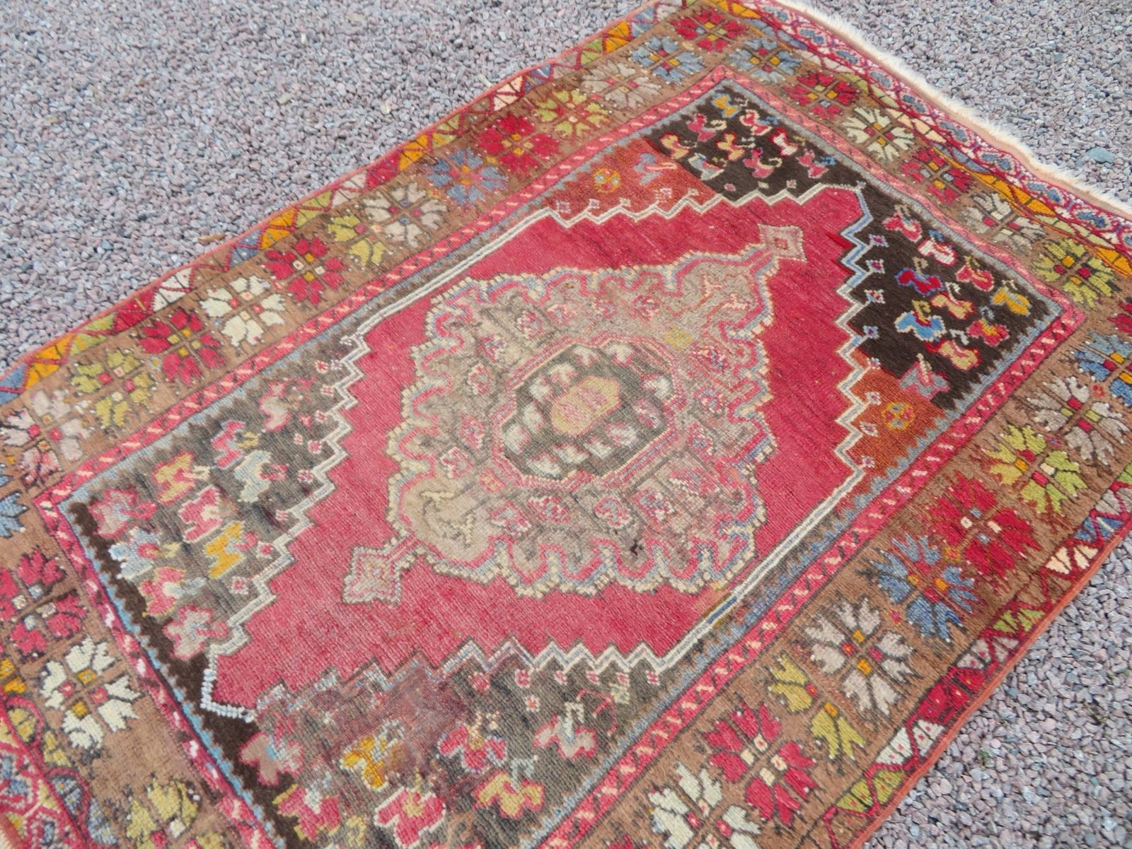 photo furniture Antique Turkish Mujur Mudjur Rug. Kirsehir Province. Central Anatolia. Late 19th Century.