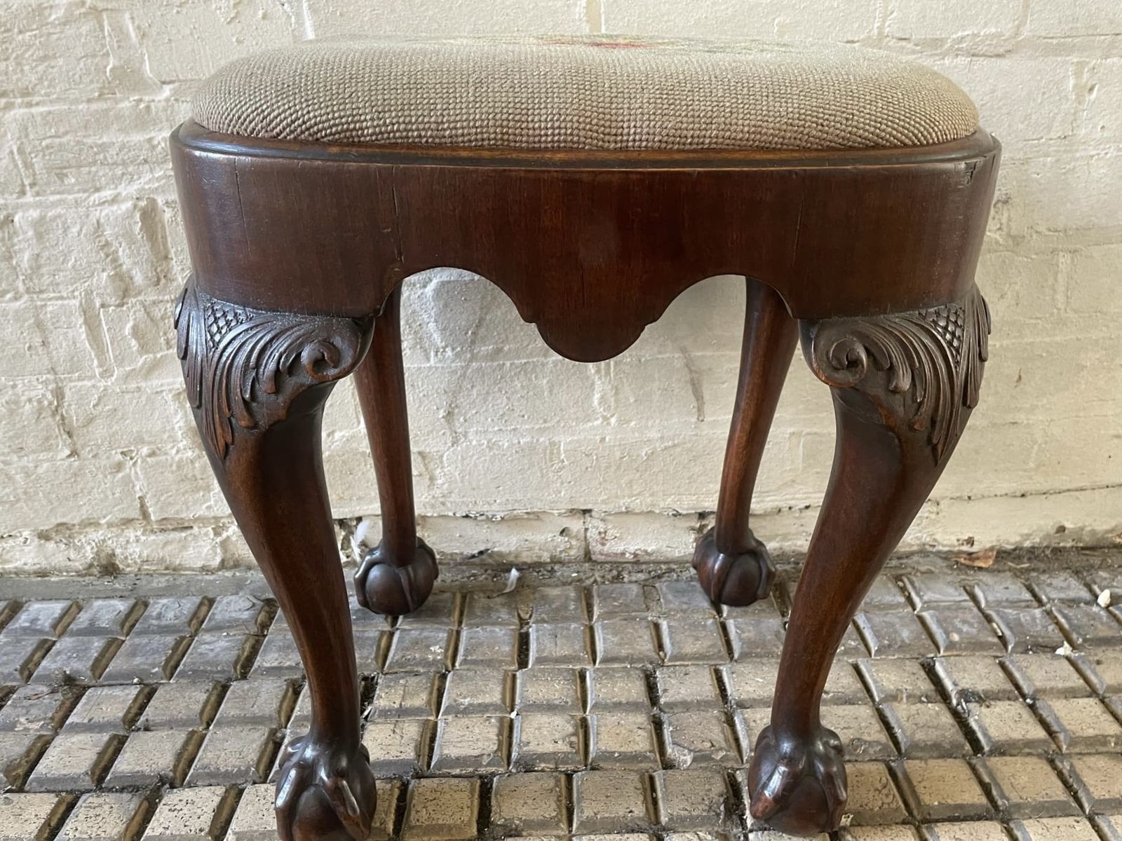 Antique George II Style Walnut Stool With Needlework Seat And Eagle Claw And Ball Feet photo vinterior