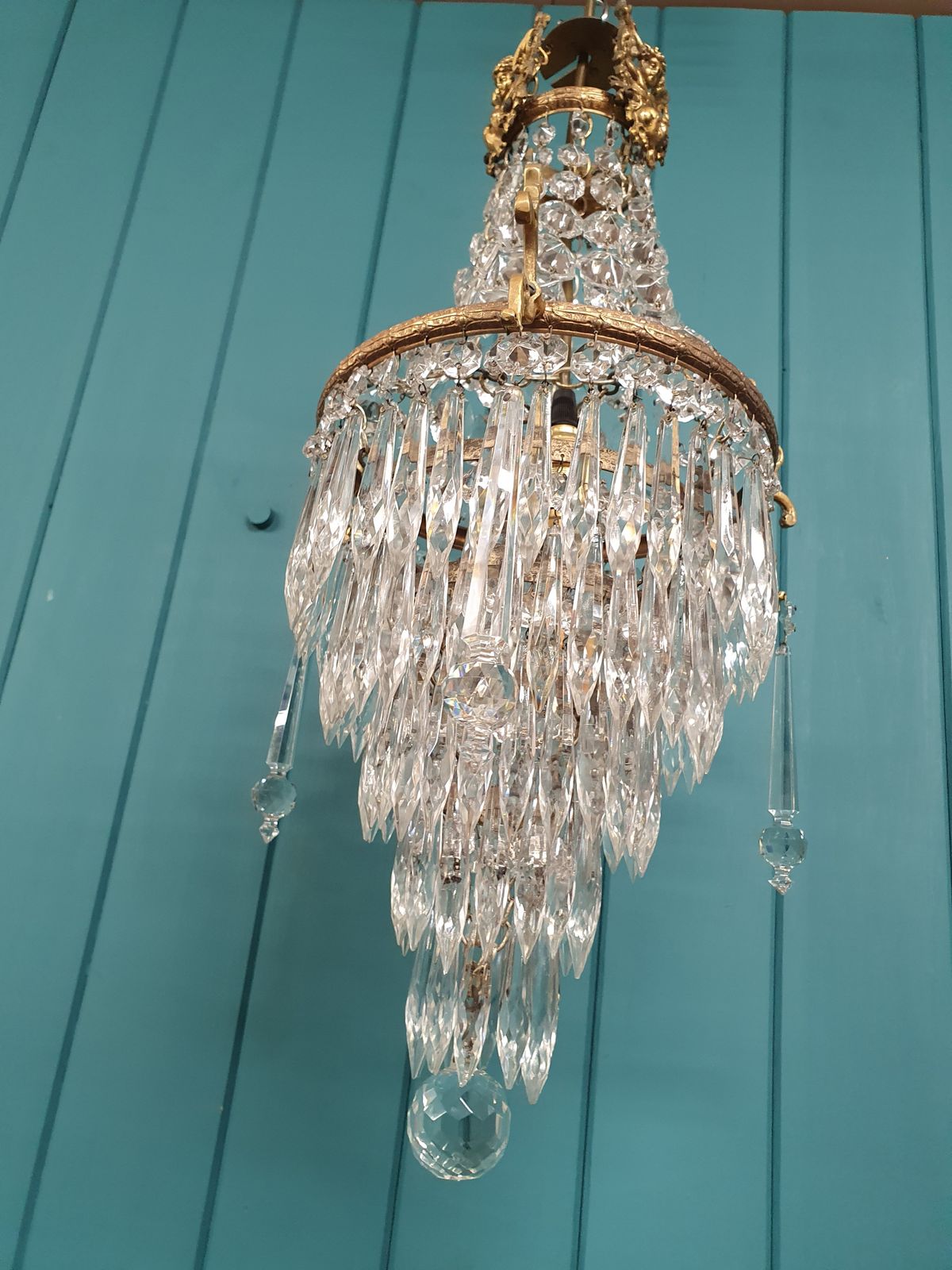 Early 20th Century Swag Chandelier With Cherubs Finished With Spikes photo Lighting