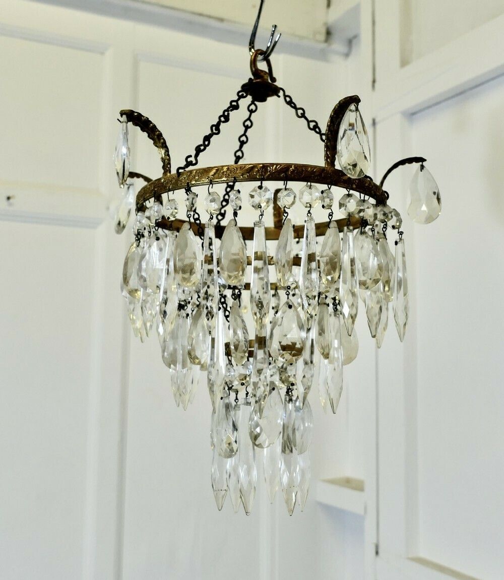 Charming 3 Tier Waterfall Lampshade, Chandelier