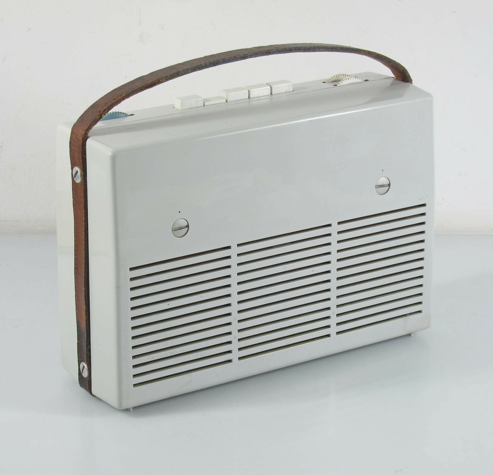 Dieter Rams Voor Braun – Transistor 2k 1960 Radio photo furniture