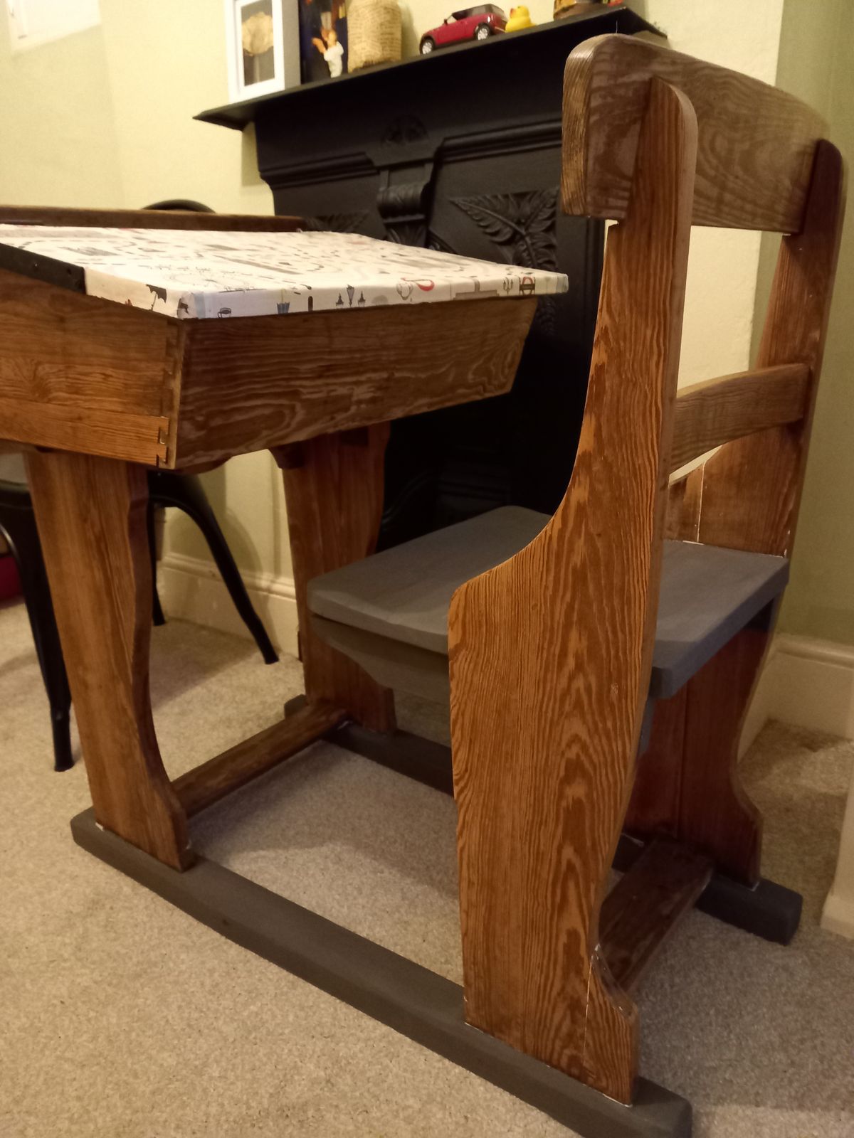 photo vinterior Vintage School Desk