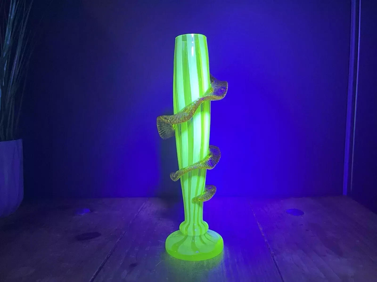Antique Uranium Glass Opalescent Pin Striped Amber Rigaree Bud Vase Harrach Welz
