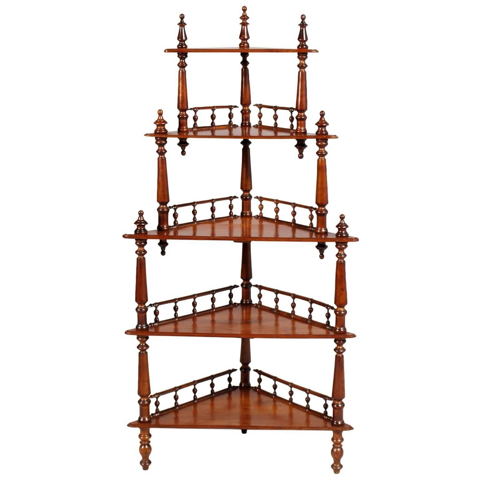 18th Century Corner étagère In Walnut And Turned Walnut Restored Polished To Wax