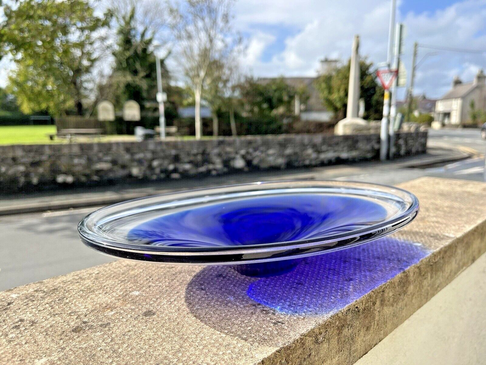 photo vinterior Swedish Mid Century Modern Flygsfors Blue Freeform Art Glass Bowl   Paul Kedelv