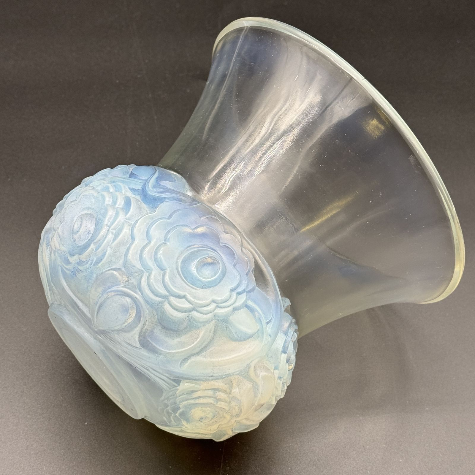 An Opalescent Glass Renoncules Vase By R.Lalique photo vintage
