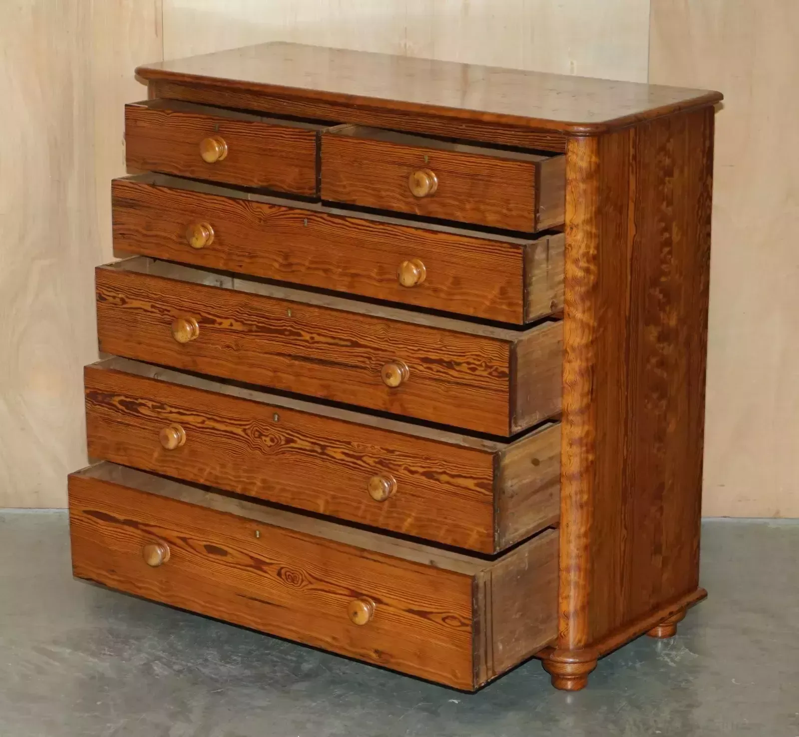photo vintage Very Large Antique Victorian Circa 1880 Farm House Pitch Pine Chest Of Drawers