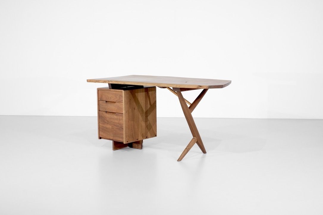 Desk " Conoid " By George Nakashima, USA 1970s photo vinterior