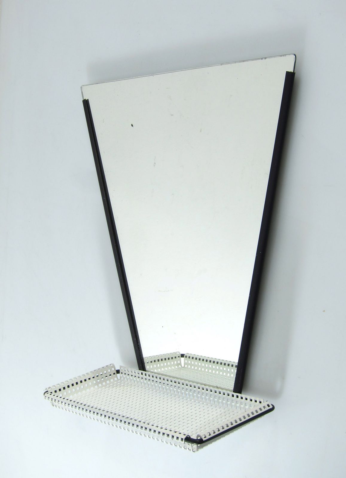 Mathieu Matégot Artimeta Spiegel Met Plankje photo furniture