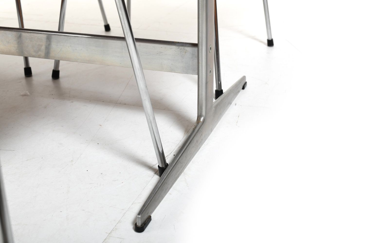 photo for sale Arne Jacobsen Shaker Table And Series 7 Chairs 1960s