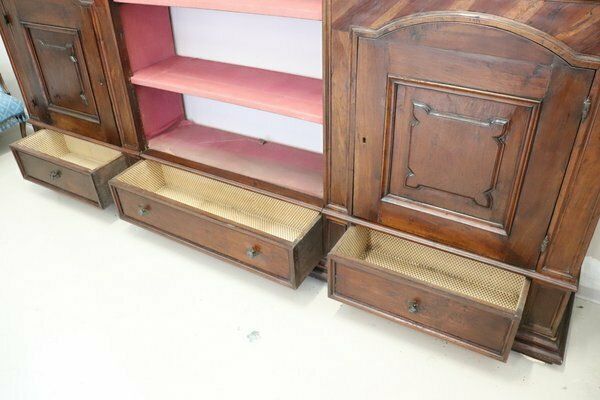 photo furniture Late 17th Century Walnut Bookcase