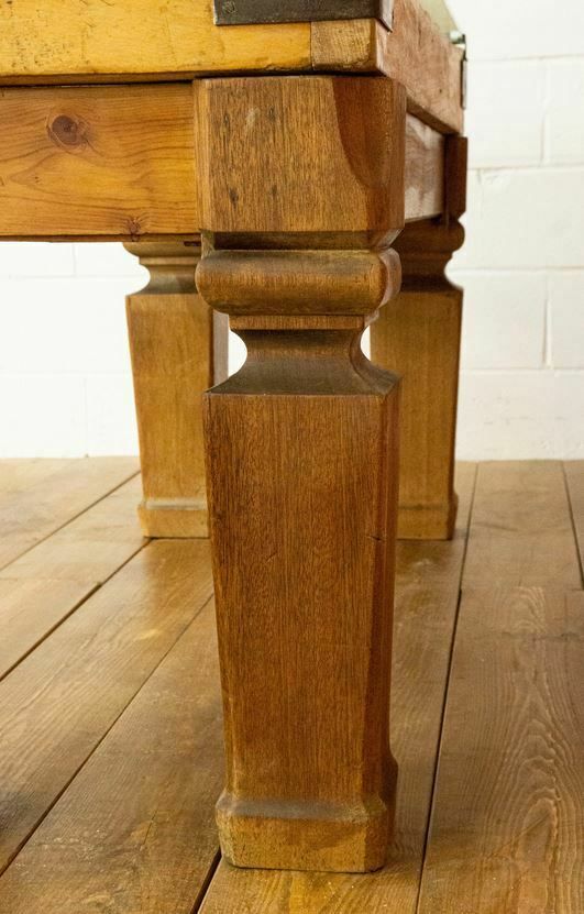 Antique Butchers Block Island photo vinterior