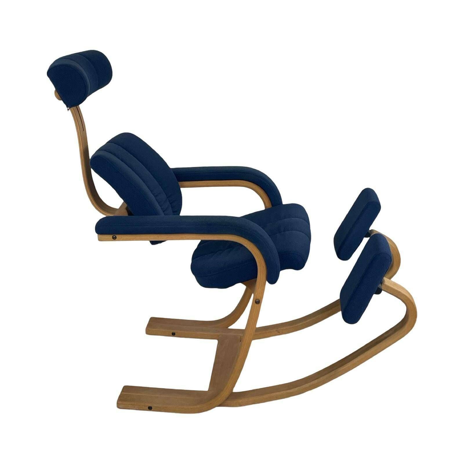 photo furniture Peter Opsvik   Stokke   Duo Balance (Design Form 1991) Ergonomically Shaped Rocking Chair   Light Oak And Blue Upholstery