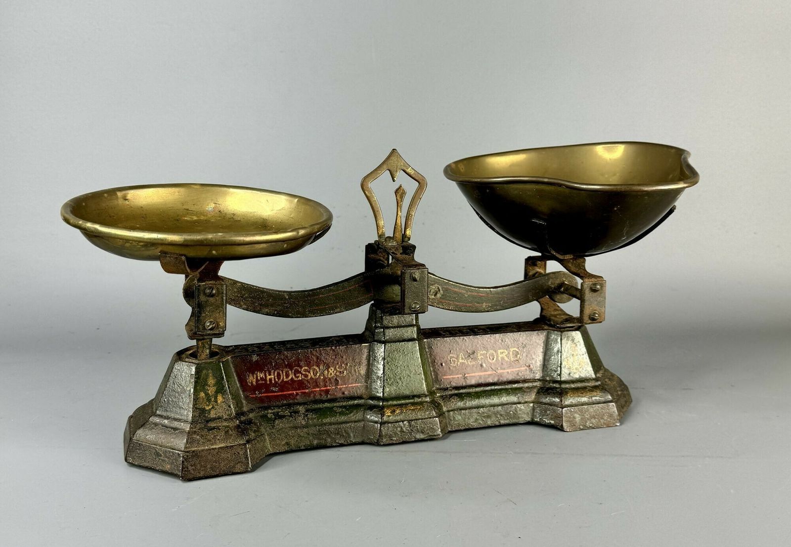 Antique Cast Iron & Brass Weighting Scales By Wm. Hodgson Salford, In Original Paint photo furniture
