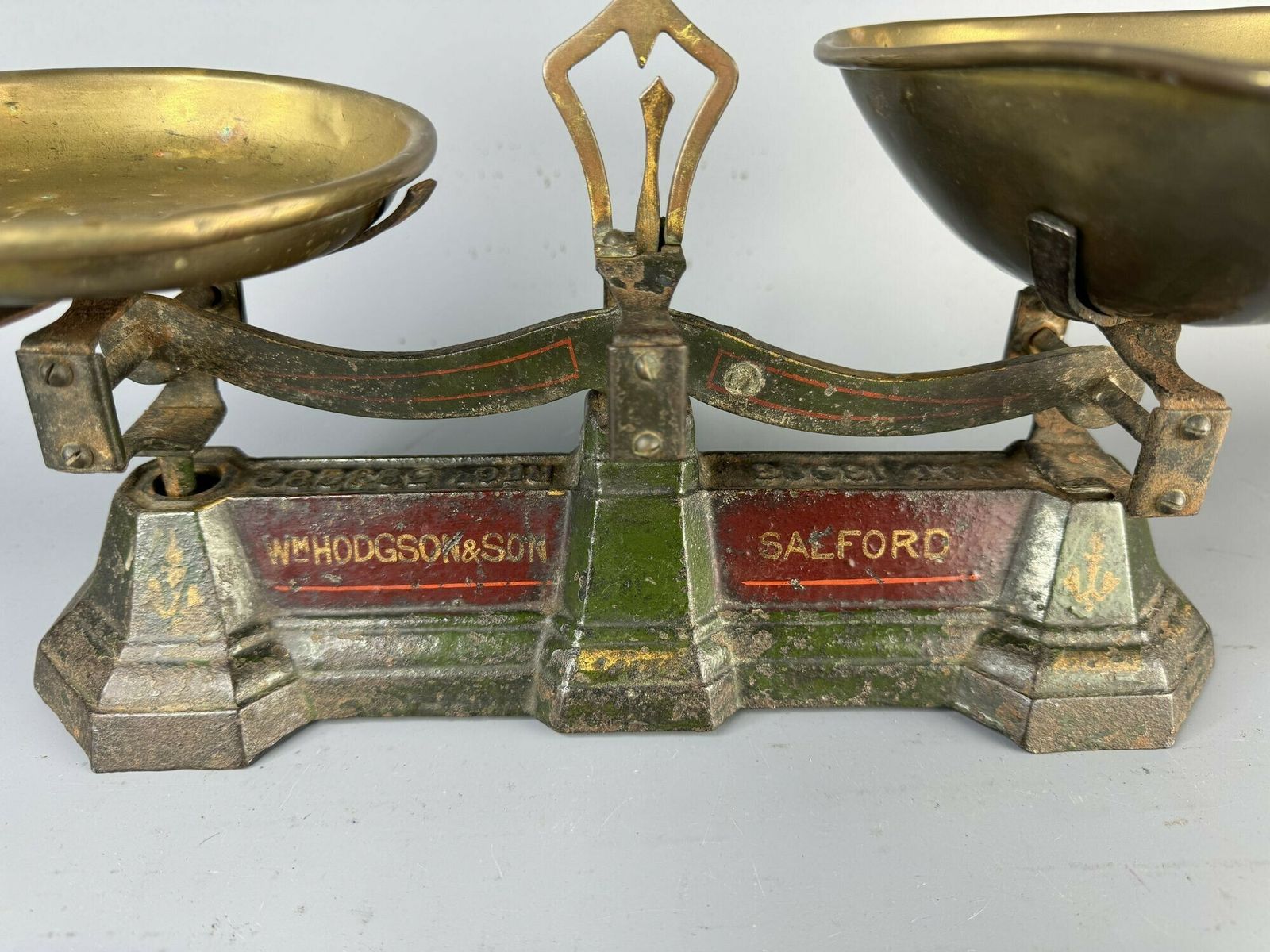 Antique Cast Iron & Brass Weighting Scales By Wm. Hodgson Salford, In Original Paint photo Home Decor