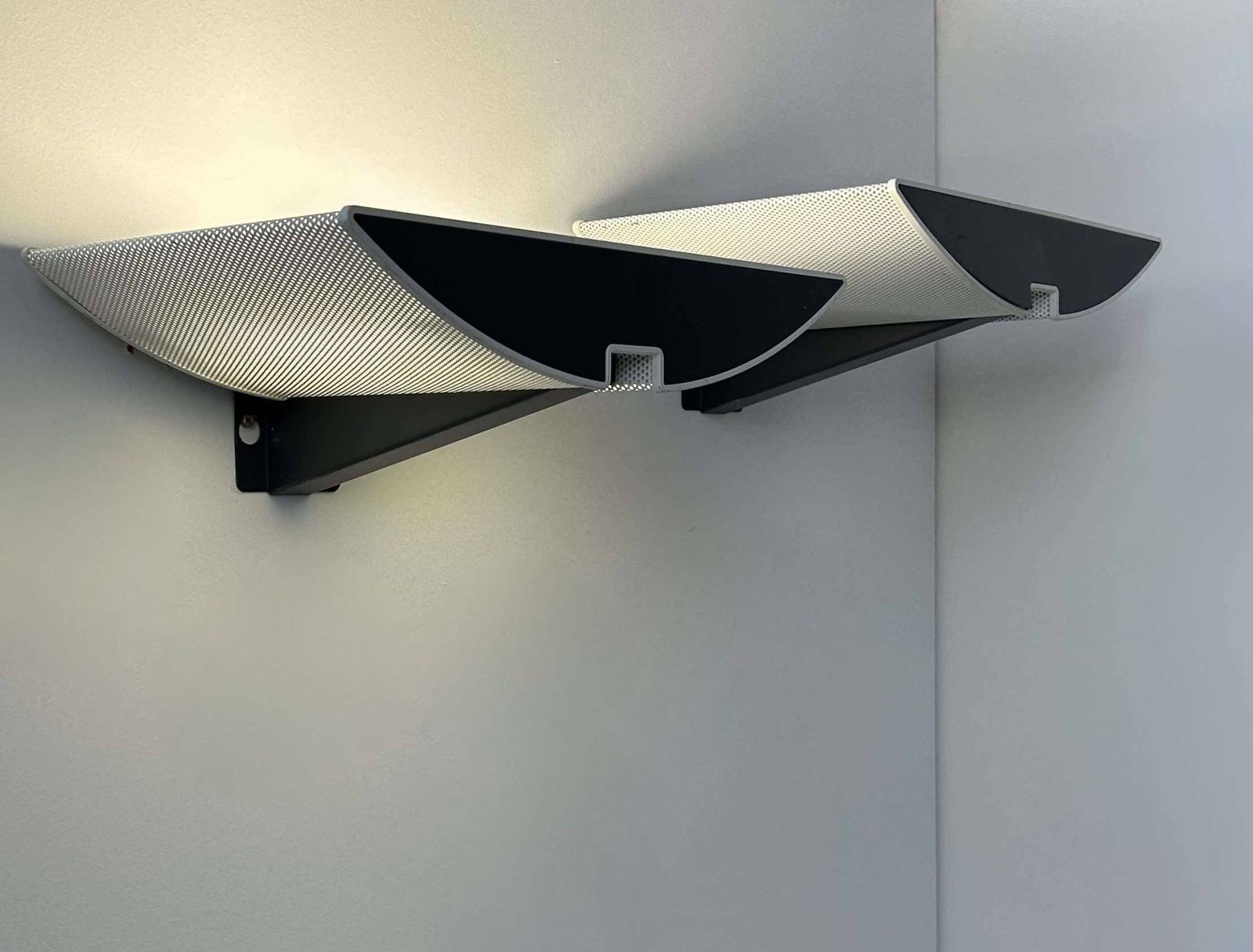 Pair Of Modernist Wall Lights, Black And White Lacquered Metal, Italy 1980 photo Lighting