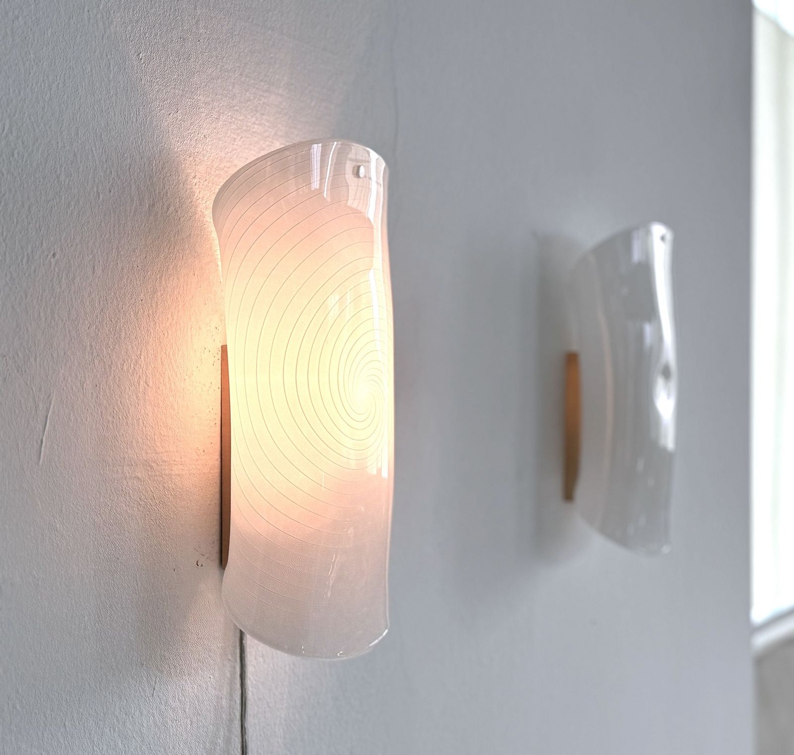 photo vintage Italian Mid Century Wall Sconces In Murano Glass And Brass By La Murrina, 1980s
