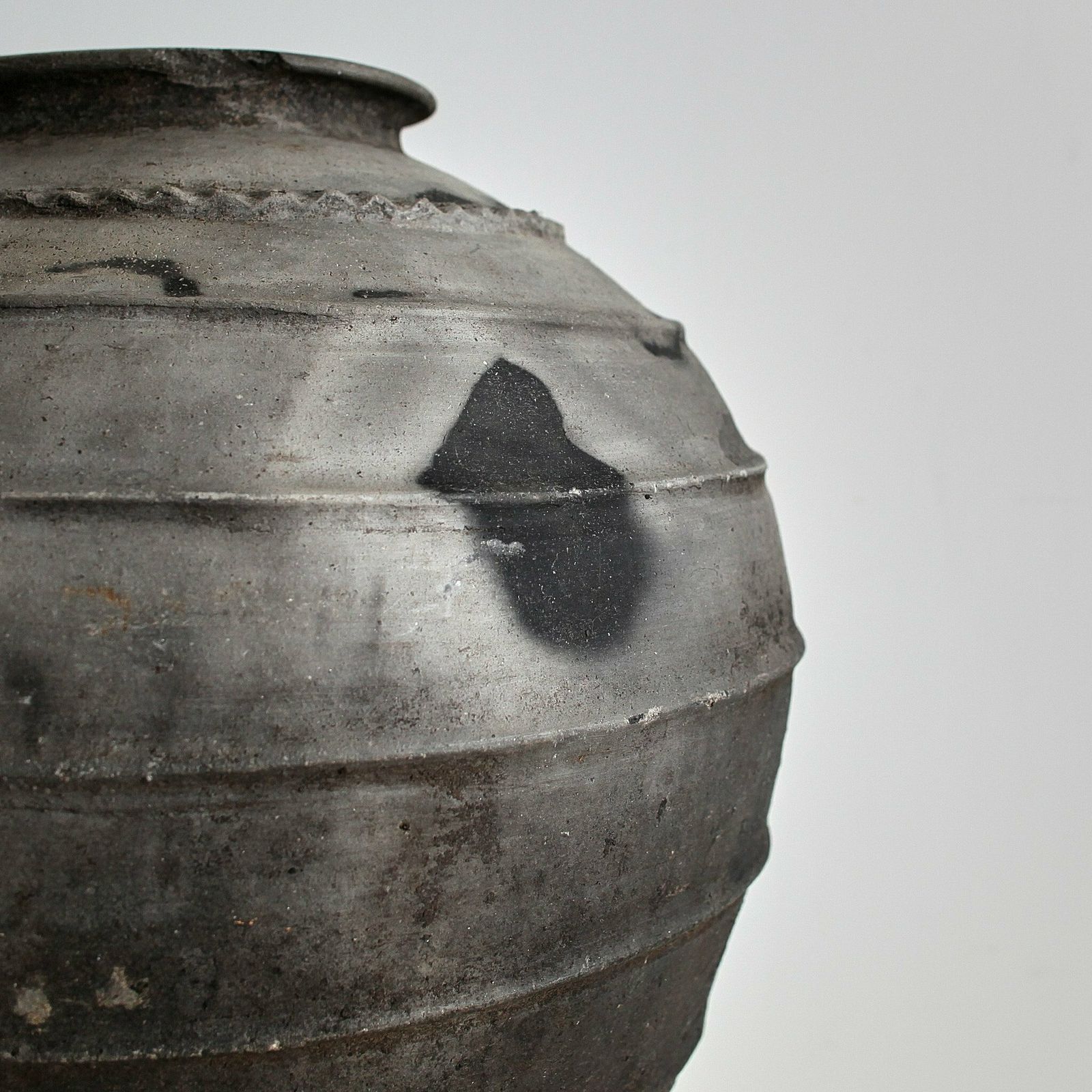 Large 19th C. Black Terracotta Portuguese Vessel photo vinterior