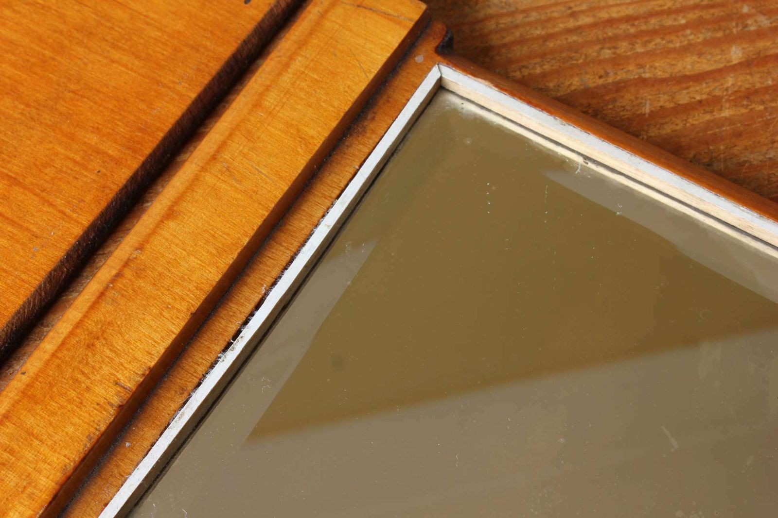 photo vinterior Antique Campaign Mirror. Gentleman's Wood Folding. Travel Shaving Mirror.