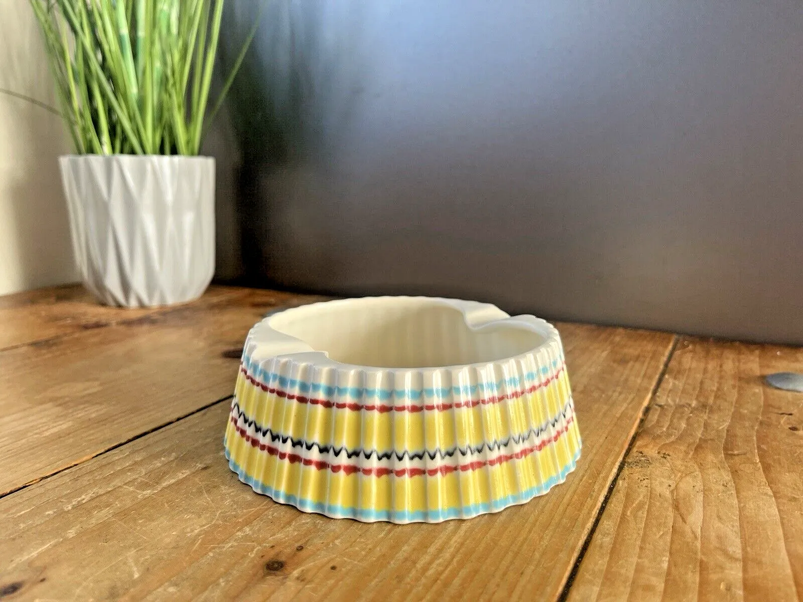 50.0 Mid Century Modern 60's Hornsea Rainbow John Clappison 540 Ribbed Retro Ashtray photo