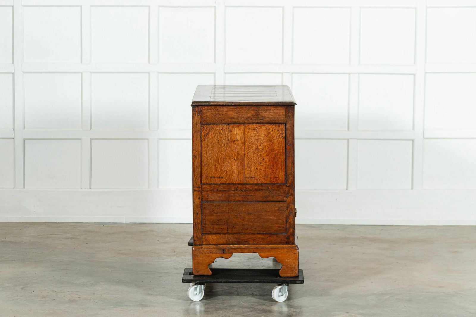 photo furniture George III English Oak Mule Chest