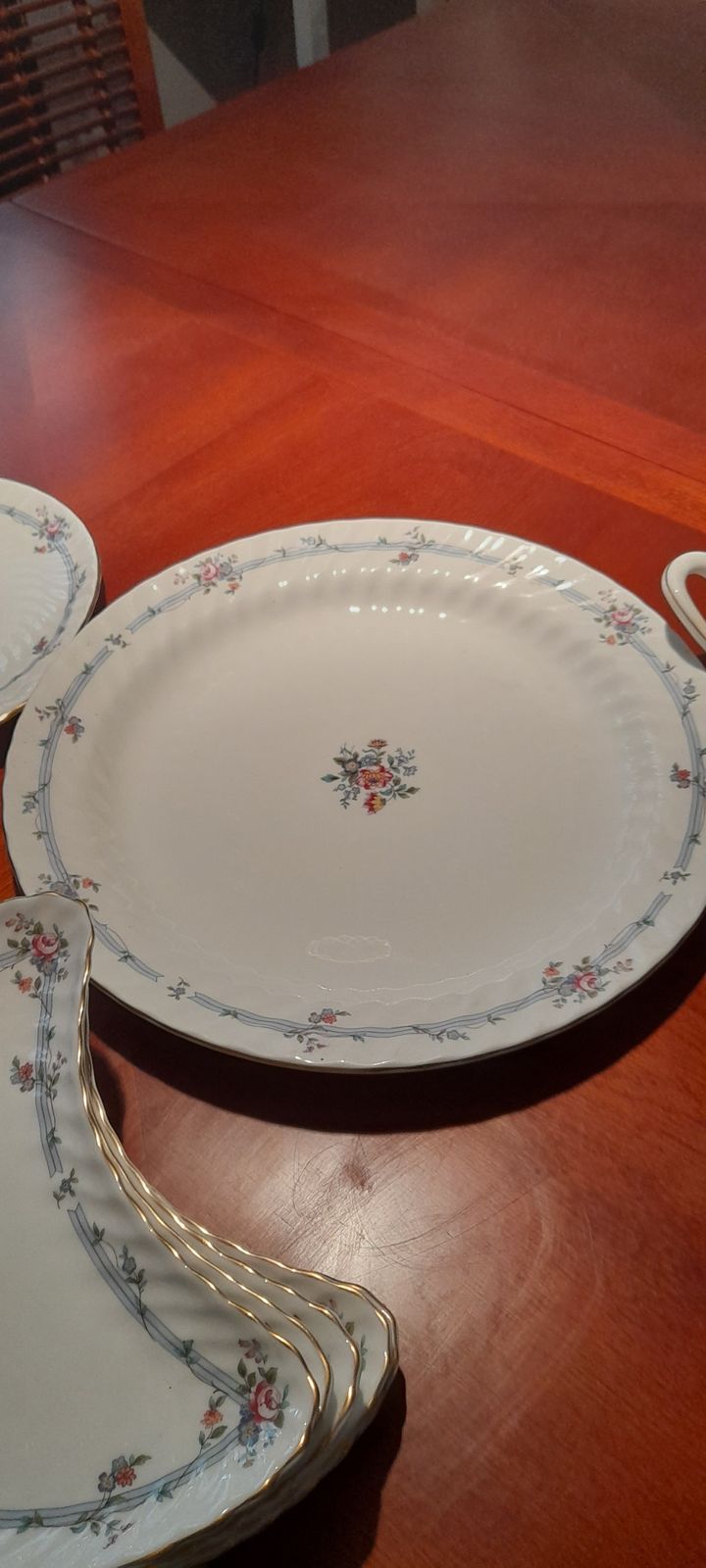 Stunning Minton Chartwell Additional Dinner Service Items. Large Chop/Serving Platter. Covered Vegetable Tureen. 6 Crescent Salad Plates Sandwich/Cake photo for sale