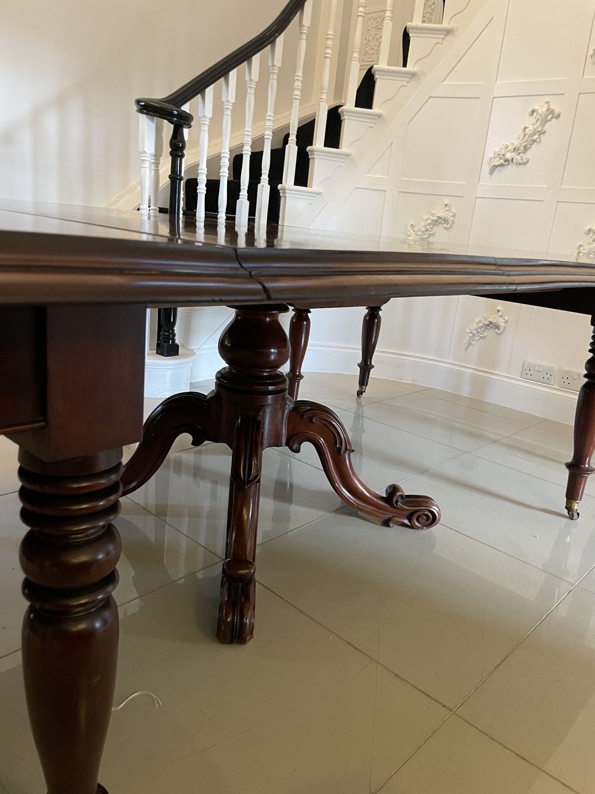 photo vintage Rare Irish 12/14 Seater Metamorphic Antique 19th Century Superb Quality Figured Mahogany Dining Table