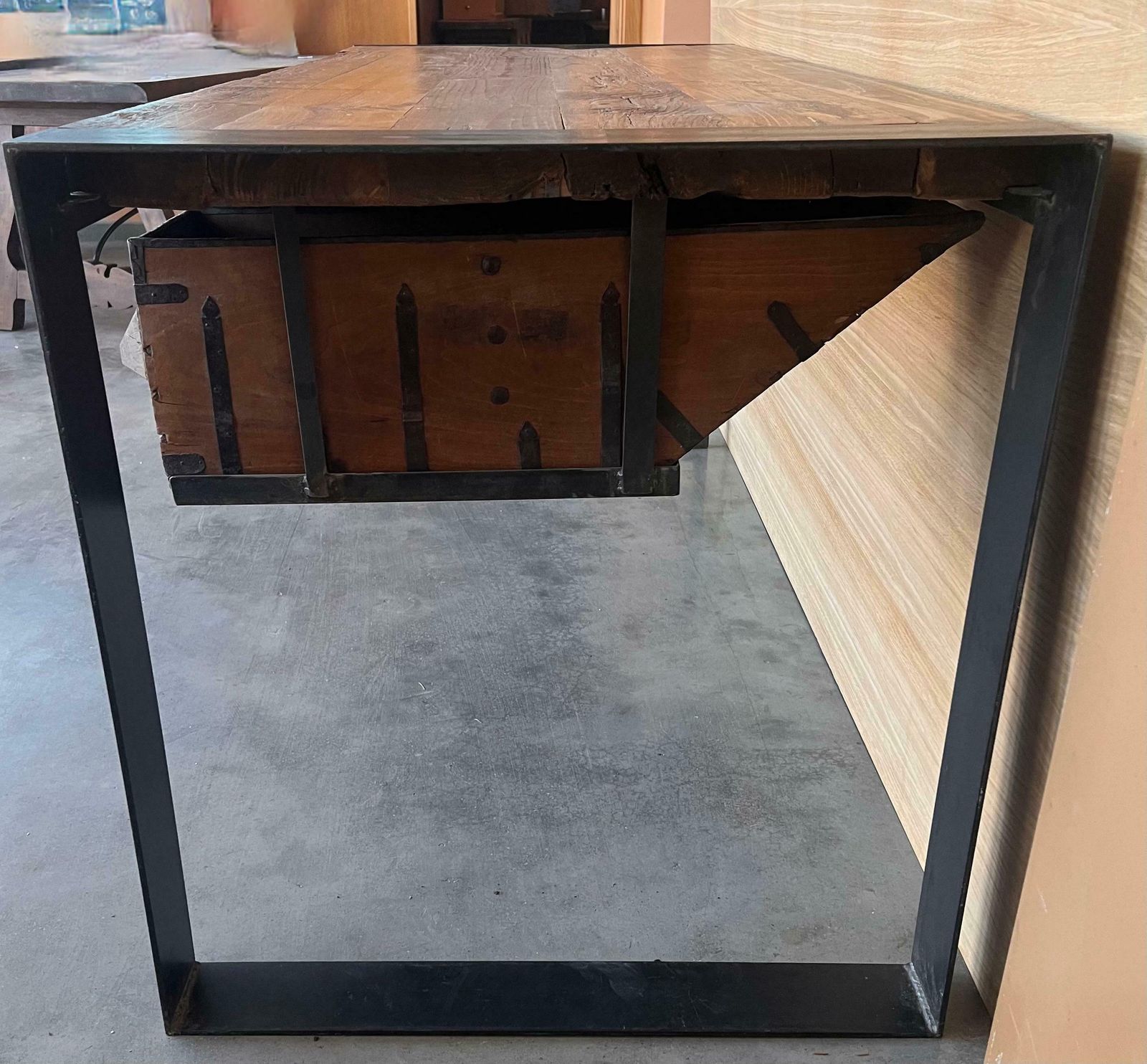 Îlot de cuisine d'époque en chêne, billot de boucher, table de travail industrielle en fonte photo 6879.0