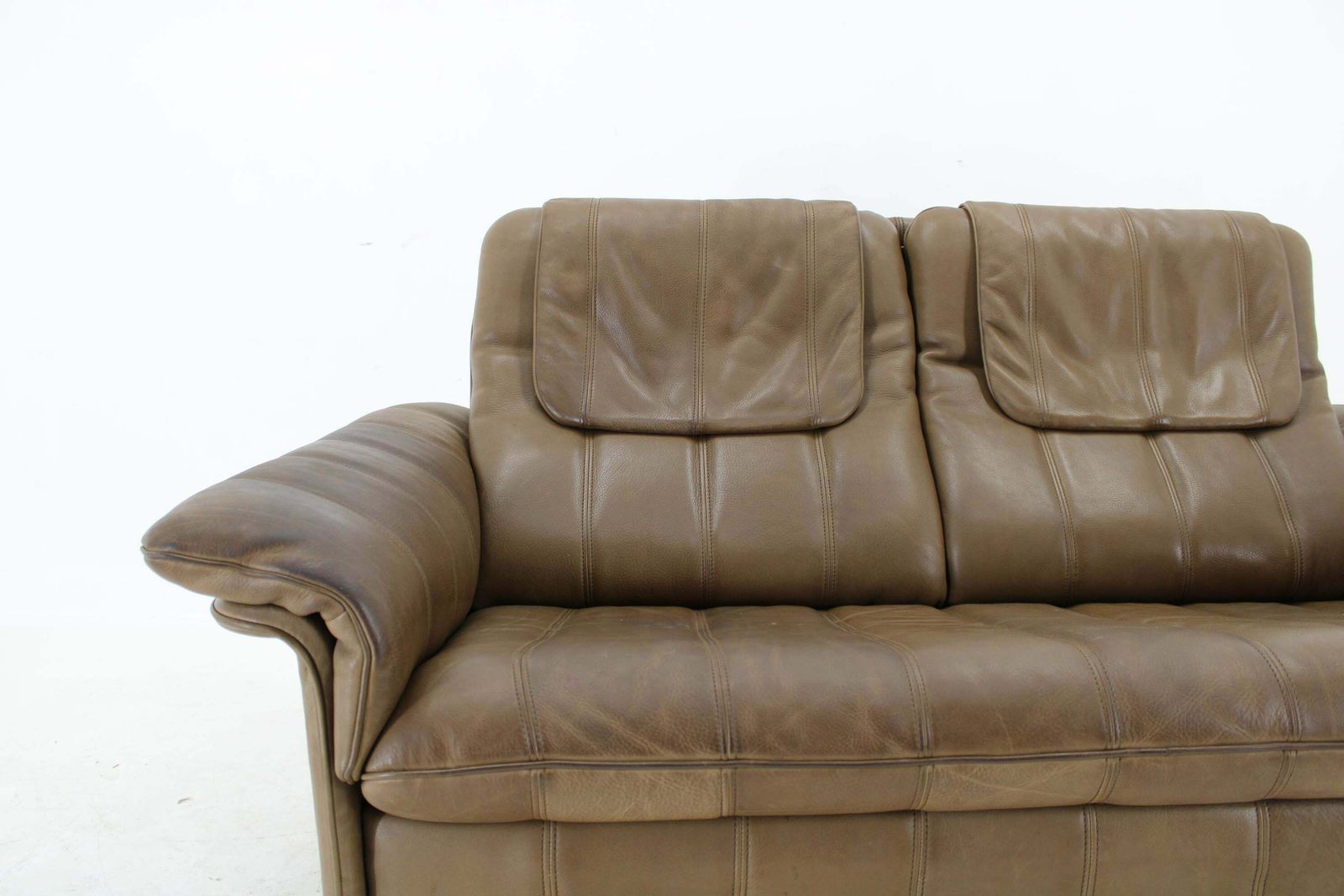 1970s De Sede Exclusive Buffalo Leather 2  Seater Sofa , Switzerland photo vintage