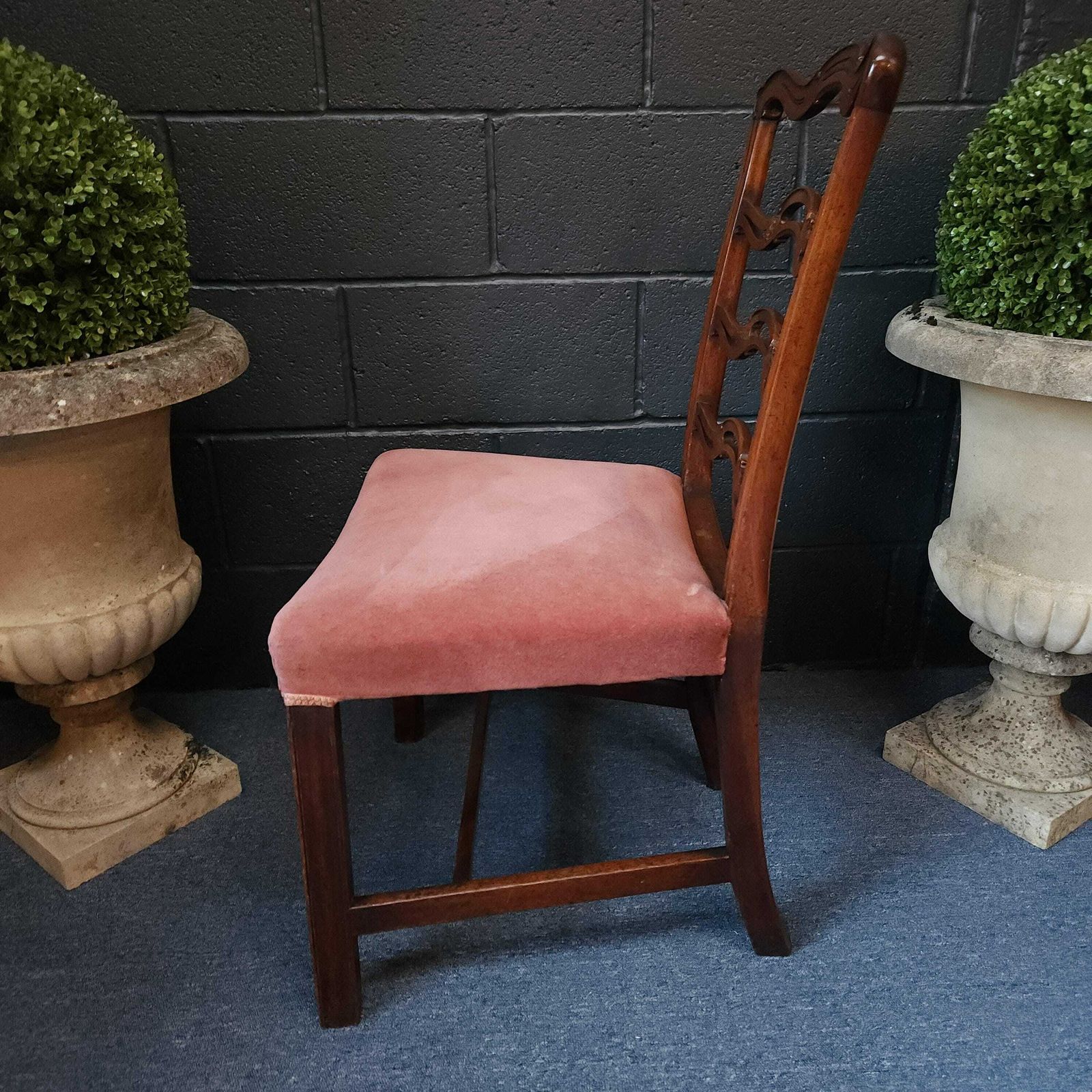photo furniture Set Of Six George III 'Wavy' Ladderback Mahogany Dining Chairs
