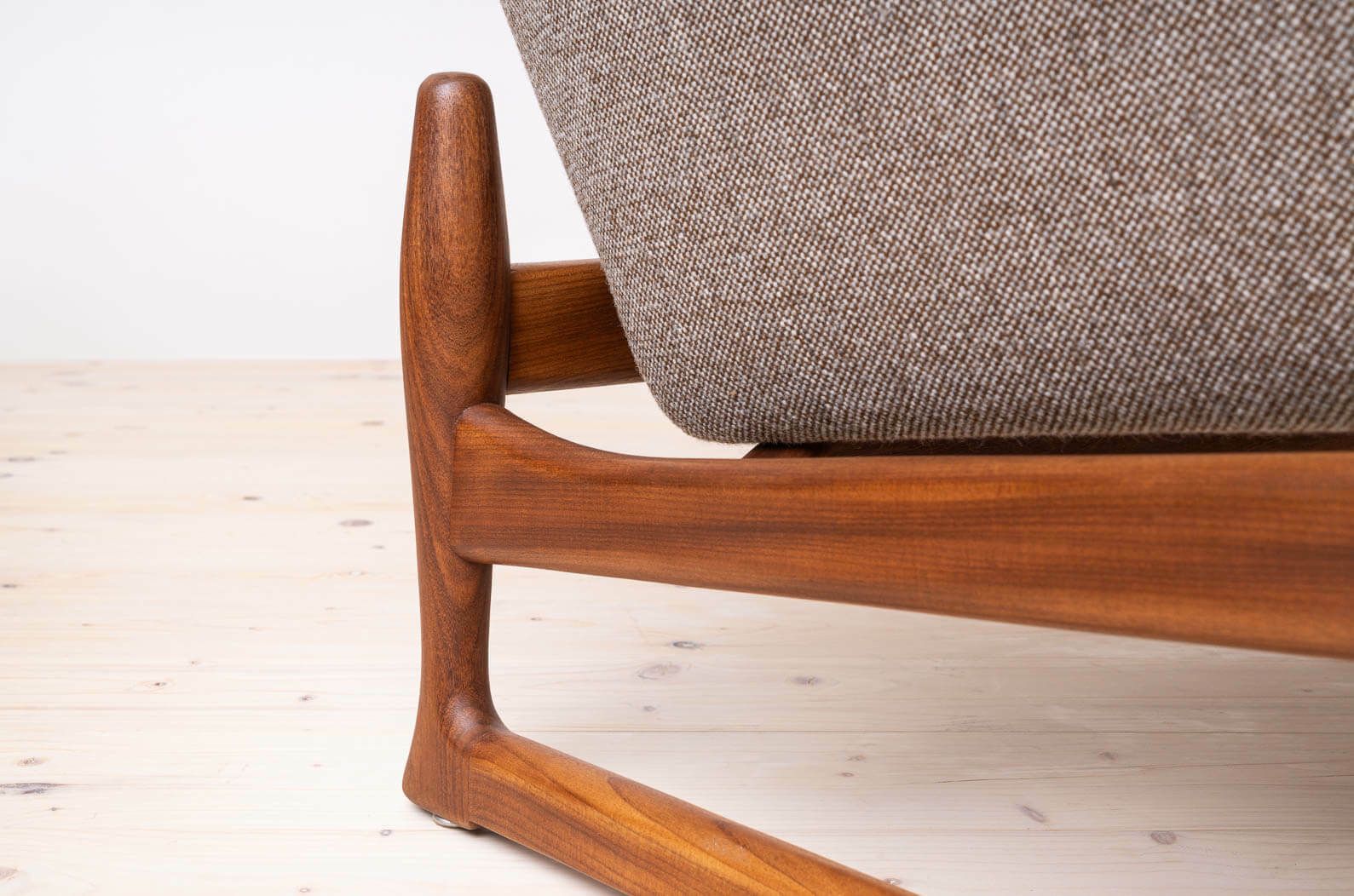 Furniture Johannes Andersen Sofa Excellent For Ab Trensums Fåtöljfabrik, Reupholstered In Kvadrat photo