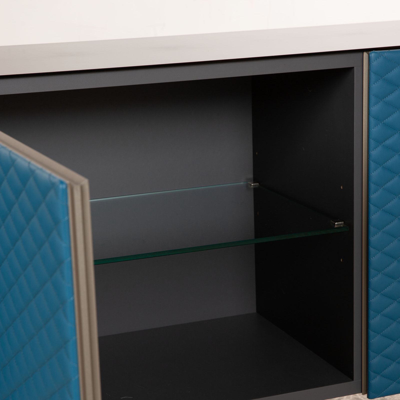 photo furniture Buffet Cattelan Italia Absolut Wood en bleu