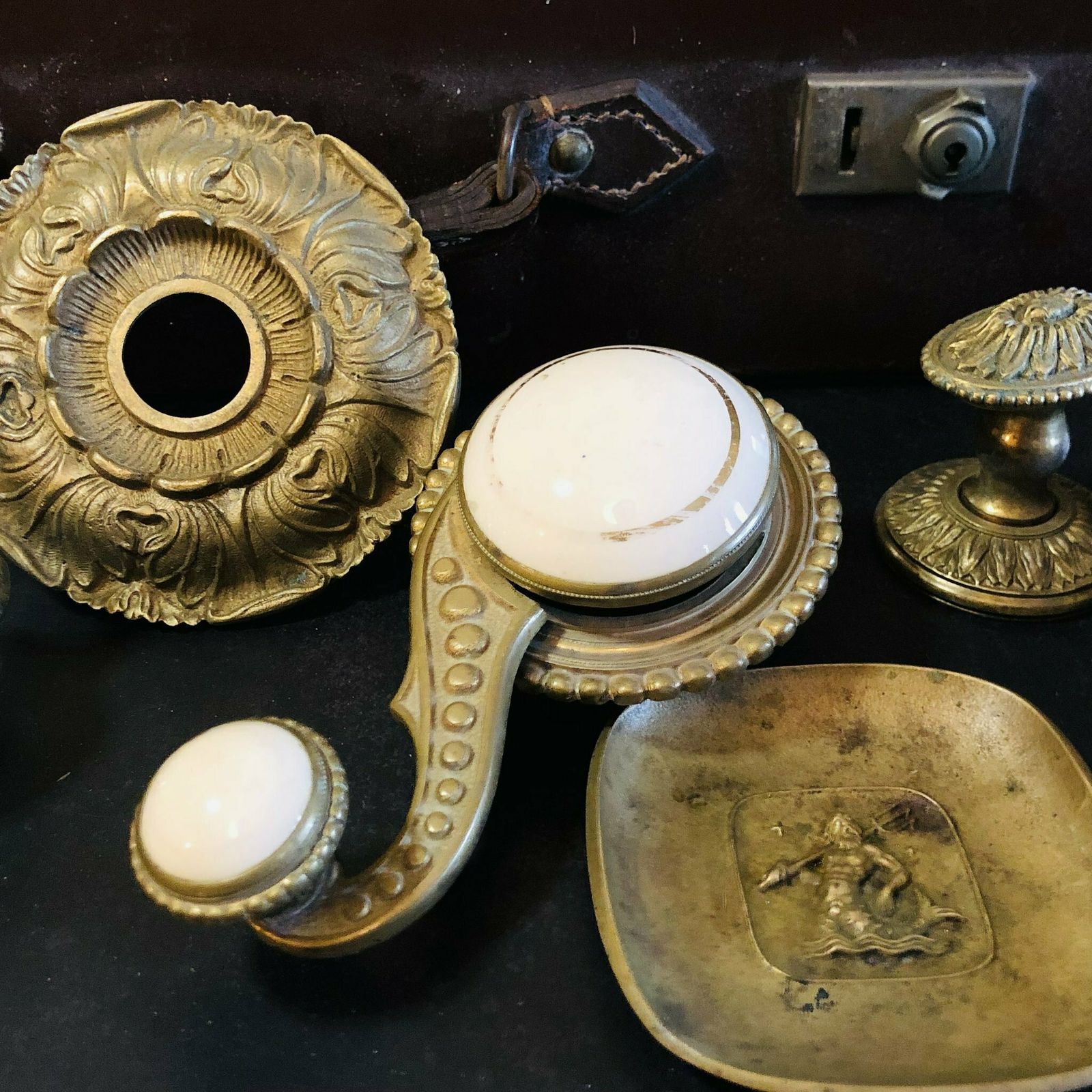 Art Nouveau Decorative Brass Door Bell Plate photo vinterior