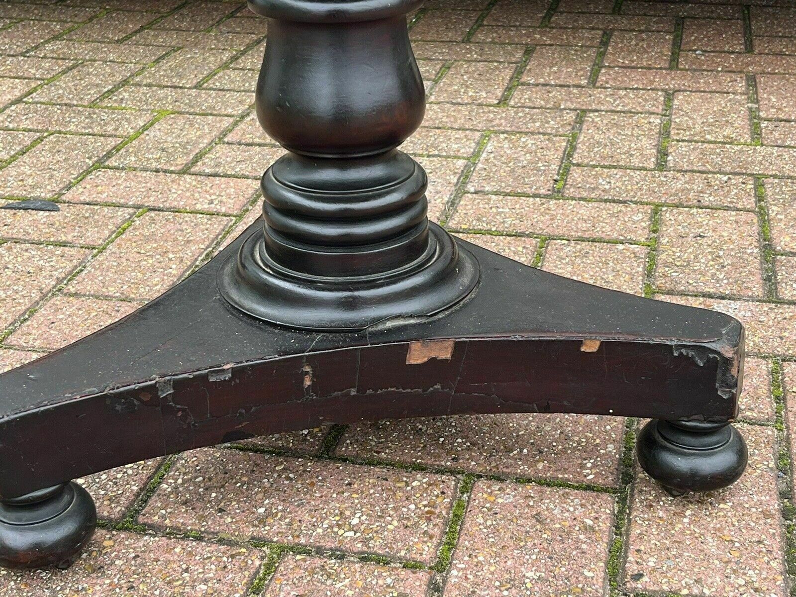 photo furniture Victorian Mahogany Tilt Top Lamp Table, Side Table