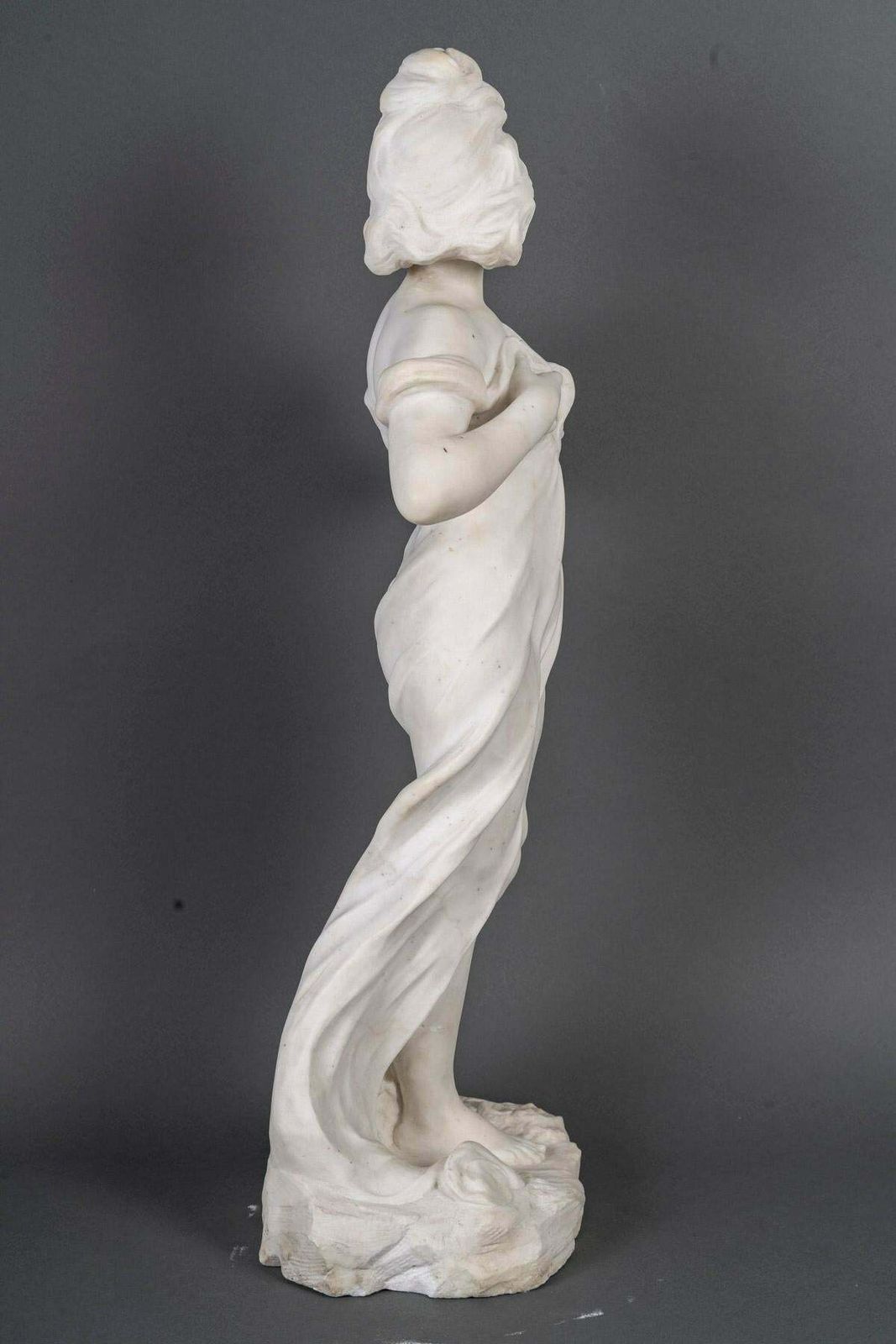 Art Nouveau White Marble Sculpture, Circa 1900. photo vinterior