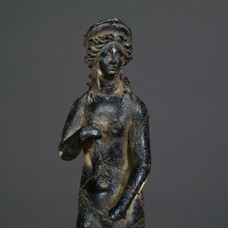 Sculpture Representing A Statue Of The Goddess Venus In Terracotta, 21st Century photo furniture