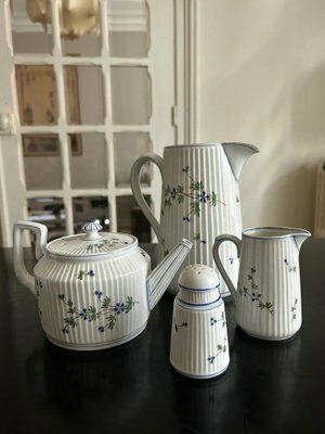 Tea Service In Porcelaine, 1890s, Set Of 7 photo furniture